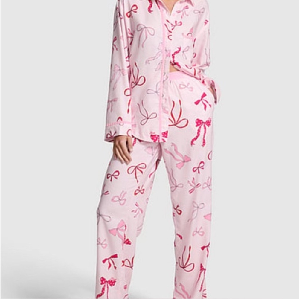 Victoria’s Secret Intimates Pink Bow Print Pajama Set